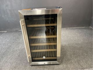 GE 19 Inch Wide 4.1 cu ft Beverage Center with 125 Can Capacity in Glass/Stainless Trim - GVS04BQNSSC