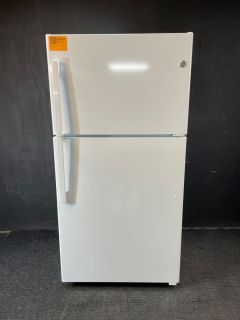 GE White 21 cu ft Top Freezer 32.75" wide uses IM4D - GTS22KGNRWWC