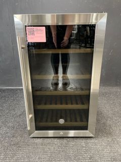 GE 19 Inch Wide 4.1 cu ft Beverage Center with 125 Can Capacity in Glass/Stainless Trim - GVS04BQNSSC