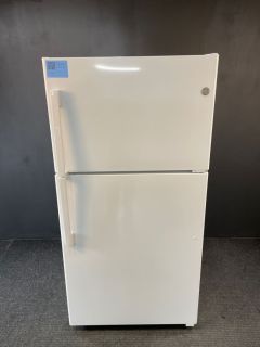 GE White 21 cu ft Top Freezer 32.75" wide uses IM4D - GTS22KGNRWWC