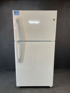 GE White 21 cu ft Top Freezer 32.75" wide uses IM4D - GTS22KGNRWWC
