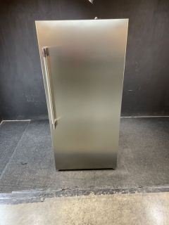 Frigidaire All-Refrigerator 33" Wide 19 Cu Ft. in Stainless - FPRU19F8WFC