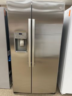 GE 25.1 Cu Ft 35.75" Wide Side by Side Refrigerator in Print Proof Stainless - GSS25IYNFS
