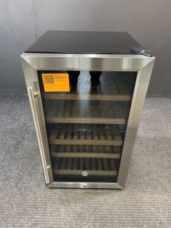 GE 19 Inch Wide 4.1 cu ft Beverage Center with 125 Can Capacity in Glass/Stainless Trim - GVS04BQNSSC