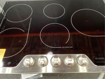 Frigidaire Professional 30" Electric Smoothtop 5 Burner Cooktop in Stainless - FPEC3077RF