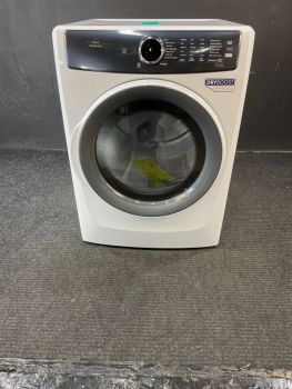Secadora eléctrica Electrolux de 8 pies cúbicos con control frontal y vapor, color blanco - ELFE7437AW