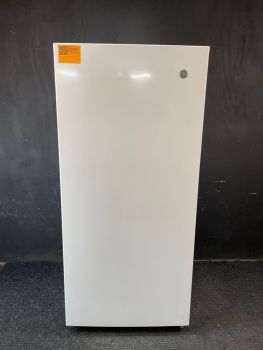 GE 14 Cubic Ft. Upright Frost Free Freezer in White - FUF14QRRWWC