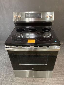 GE 30" Electric Convection Range w/ No Preheat Air Fry and EasyWash Oven Tray in Stainless Steel - GRF600AVSSC