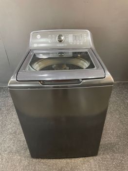 Lavadora de carga superior GE de 4.5 pies cúbicos y 27 pulgadas de ancho con agitador, color gris diamante - GTW585BPVDG