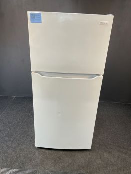 Refrigerador Frigidaire con congelador superior, 76 cm de ancho, 510 litros de capacidad, color blanco; fabricador de hielo opcional IM117000 - FFTR1835VWC