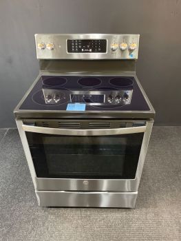 Cocina eléctrica independiente GE Profile SmoothTop con autolimpieza, convección/freidora de aire, acero inoxidable antihuellas - PB900YVFSC