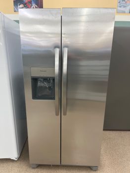 Refrigerador Frigidaire de 22.3 pies cúbicos y 32.75 pulgadas de ancho, de dos puertas verticales, en acero inoxidable - FRSS2323AS