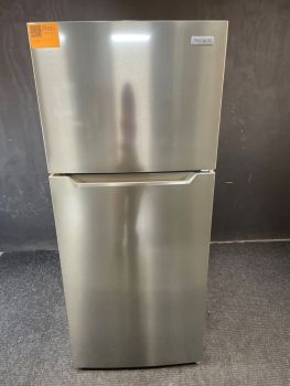 Frigidaire 28"W 18 Cu Ft EnergyStar Top Freezer Refrigerator in Stainles; Optional Icemak IMKTTM0018 - FFHT1822UVC