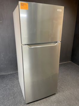 Frigidaire 28"W 18 Cu Ft EnergyStar Top Freezer Refrigerator in Stainles; Optional Icemak IMKTTM0018 - FFHT1822UVC