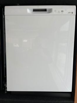 GE 24" Wide Front Control 60 Decibel White Dishwasher - GDF450PGRWW