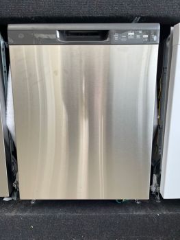 GE 24" Wide Front Control 55 DBA Stainless Dishwasher - GDF535PSRSS
