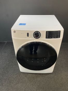 Secadora eléctrica GE de 28 pulgadas y 7.8 pies cúbicos con control frontal y ventilación larga, con sensor, color blanco - GFV55ESSNWWC