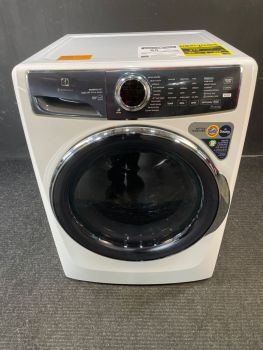 Lavadora de carga frontal Electrolux de 4.5 pies cúbicos con vapor y SmartBoost en color blanco - ELFW7637AW