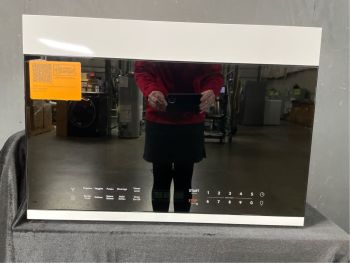 Microondas Frigidaire de 24" (1.4 pies cúbicos) con sensor, 1000 W, color blanco - UMV1422UWC