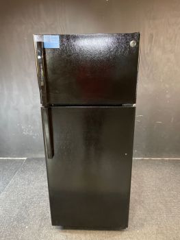 GE 28 Inch Wide 18 Cu Ft Top Freezer Refrigerator in Black; uses optional IM4D Icemaker - GTS18GTNRBBC
