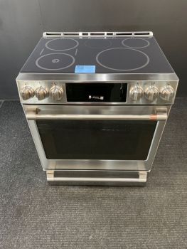 Cocina de inducción GE Cafe Smart Slide In de 30 pulgadas con función de freidora de aire/convección en acero inoxidable - CHS90XP2MS1C