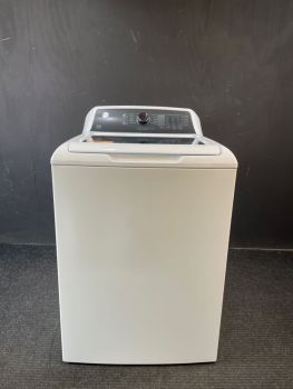 Lavadora de carga superior GE de 4.5 pies cúbicos y 27 pulgadas de ancho con agitador, color blanco - GTW585BSVWS