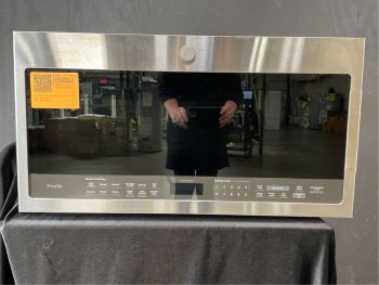 Microondas GE Profile de 2.1 pies cúbicos, 30 pulgadas, 1000 W, con control inferior y sensor, en acero inoxidable - PVM9005SJSSC