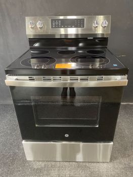GE 30" Electric Convection Range w/ No Preheat Air Fry and EasyWash Oven Tray in Stainless Steel - GRF600AVSSC