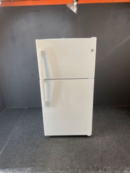 GE White 21 cu ft Top Freezer 32.75" wide uses IM4D - GTS22KGNRWWC