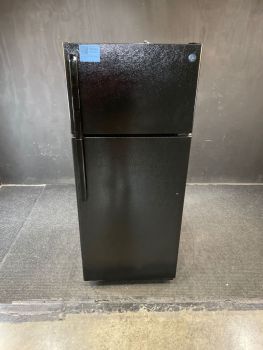 GE 28 Inch Wide 18 Cu Ft Energy Star Top Freezer Refrigerator in Black; Optional IM4D Icemaker - GTE18GTNRBBC