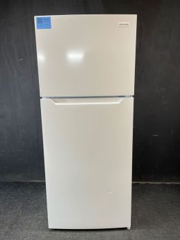 Frigidaire 28"W 18 Cu Ft EnergyStar Top Freezer Refrigerator in White; Optional Icemak IMKTTM0018 - FFHT1822UW NEW