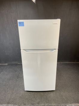 Frigidaire 30"W 18 Cu Ft EnergyStar Top Freezer Refrigerator in White; Optional Icemaker IM117000 - FFHT1835VWC