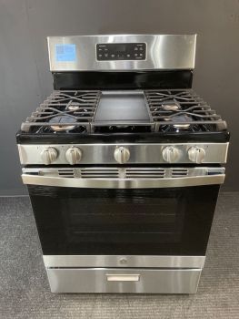 Cocina de gas GE de 76 cm (30") con 5 quemadores, sistema de limpieza a vapor y plancha, en acero inoxidable - JGBS66REKSS