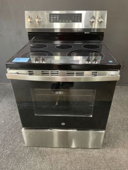 GE 30" Electric Convection Range w/ No Preheat Air Fry and EasyWash Oven Tray in Stainless Steel - GRF600AVSSC