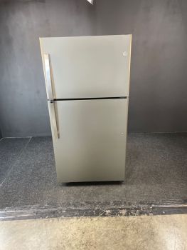 GE Slate 21 cu ft Top Freezer 32.75" wide uses IM4D - GTS22KMNRESC