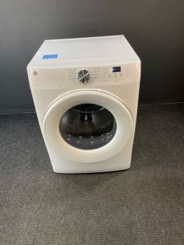 Secadora eléctrica GE de 28 pulgadas y 7.8 pies cúbicos con controles frontales, color blanco - GFD35ESSYWWC