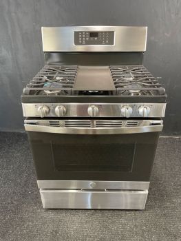 GE 30 Gas Steam/Self Clean Range with Air Fry, Convection, Griddle in  Stainless - JGB735SPSS