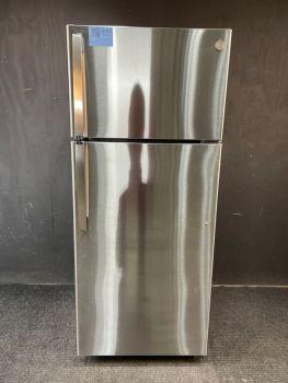 GE 28 Inch 18 Cu Ft Top Freezer Refrigerator in Stainless; uses optional IM4D Icemaker - GTS18GSNRSSC