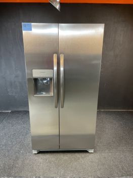 Refrigerador Frigidaire de 26 pies cúbicos y 35.75 pulgadas de ancho, de dos puertas verticales, en acero inoxidable - FRSS2623AS