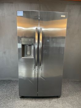 Refrigerador Frigidaire Gallery de 25.6 pies cúbicos y 35.75 pulgadas de ancho, de dos puertas verticales, en acero inoxidable negro - GRSS2652AD