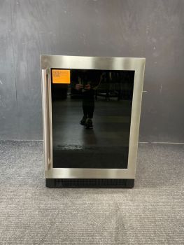 Centro de vinos ELECTROLUX de 24" - EI24WC15VSC