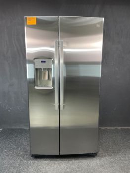 Refrigerador GE de 21.8 pies cúbicos, 35.75 pulgadas de ancho, de dos puertas verticales, en acero inoxidable antihuellas - GZS22IYNFS