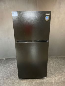 Refrigerador Midea de 30 pulgadas y 18 pies cúbicos con congelador superior Energy Star en color negro - Fabricador de hielo IM1900MD - MRT18D3BBB