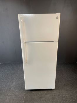 GE 28 Inch 18 Cu Ft EnergyStar Top Freezer Refrigerator with Icemaker in White - GIE18GTNRWWC