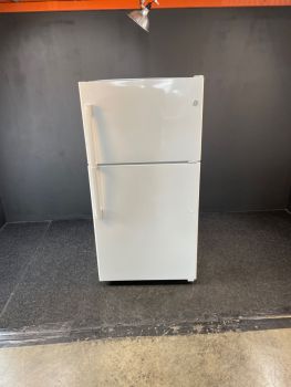 GE White 21 cu ft Top Freezer 32.75" wide uses IM4D - GTS22KGNRWWC