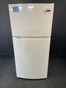 Refrigerador Frigidaire con congelador superior de 71 cm de ancho y 397 litros de capacidad, color blanco; fabricador de hielo opcional IM117000 - FFTR1425VW