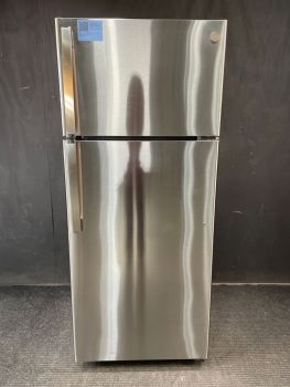GE 28 Inch 18 Cu Ft EnergyStar Top Freezer Refrigerator with Icemaker in Stainless - GIE18GSNRSSC