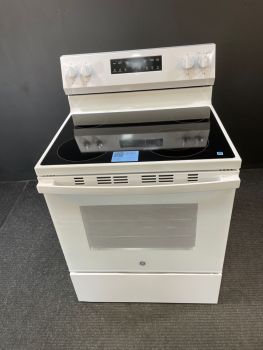 GE 30" Electric Range Steam Clean Smooth Top Cooktop in White - GRF400SVWWC