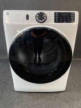 Secadora de gas GE de 28 pulgadas y 7.8 pies cúbicos con control frontal y sensor, color blanco - GFD55GSSNWWC