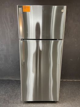 GE 28 Inch 18 Cu Ft Top Freezer Refrigerator in PrintProof Stainless; uses optional IM4D Icemaker - GTS18HYNRFSC